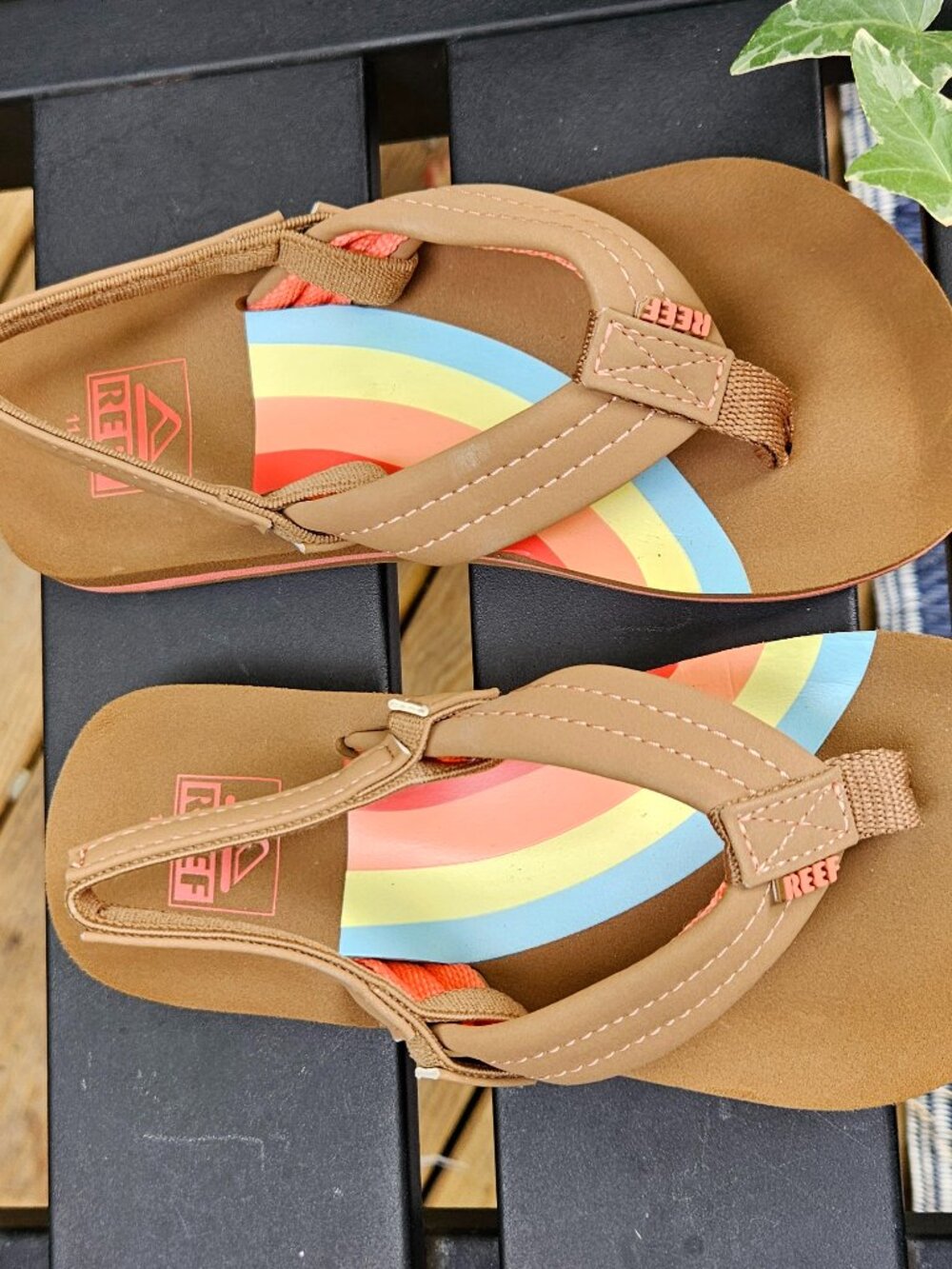 Reef Kids' Little Ahi Rainbow Flip Flops Sz 11/12